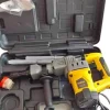 Taladro rotomartillo picador industrial tipo Dewalt en estuche