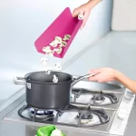 Tabla de cortar plegable antideslizante para cocina fucsia 2