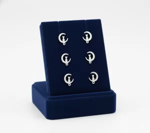 Aretes-Gato-en-Luna-Plateados