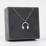 Cadena-audifonos-plateada