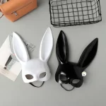 Mascara mujer conejo sexy en negro de media cara 4