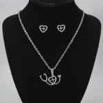 Juego de Collar y Aretes Diseño Corazón Electrico