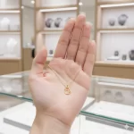 Juego de Collar y Aretes Diseño Gato Silueta