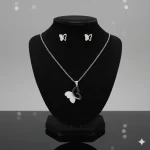 Juego de collar y Aretes Mariposa media Silueta