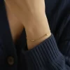 Pulsera-minimalista-de-acero-inoxidable